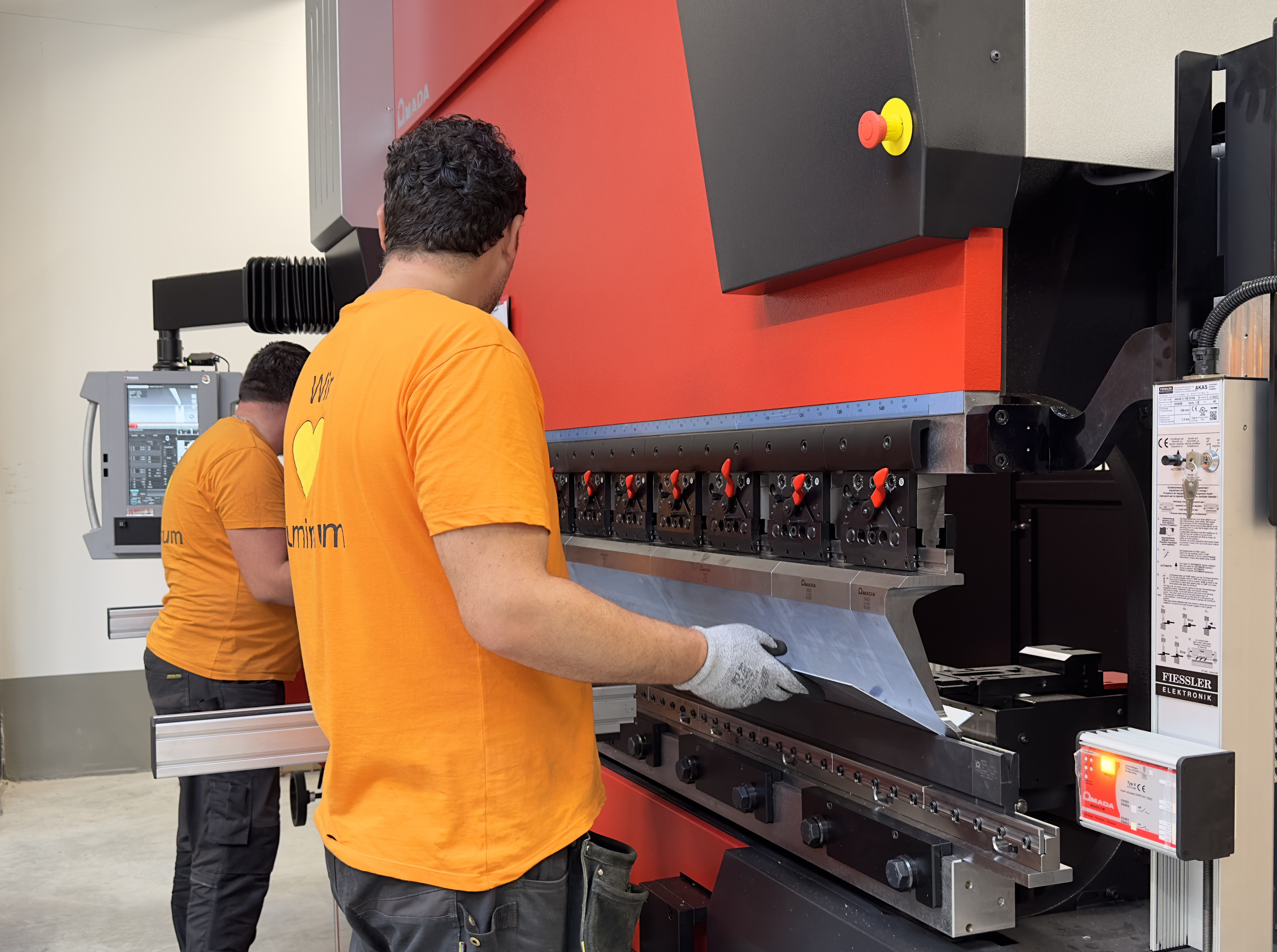 Abkantpresse mit Kantprofilfertigung Abkantpresse mit Kantprofilfertigung